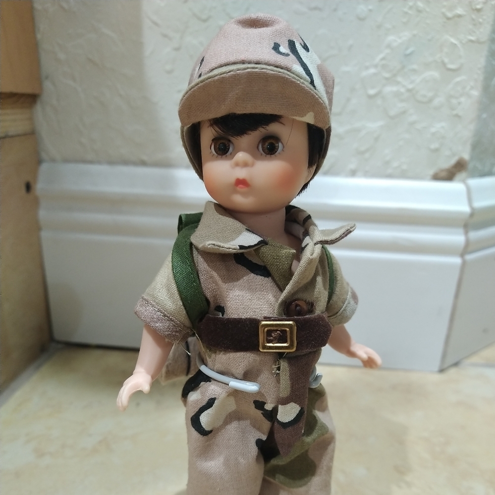 Madame Alexander 1991 Welcome Home Doll